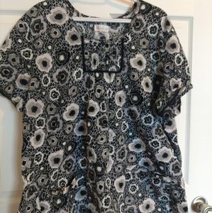 Peaches Floral Scrub Top